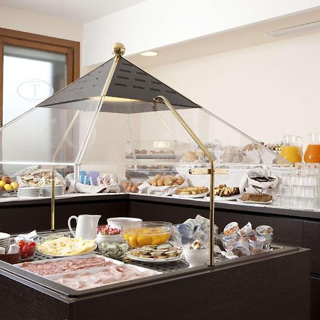 Best Western Titian Inn Hotel Treviso Silea Restaurang bild