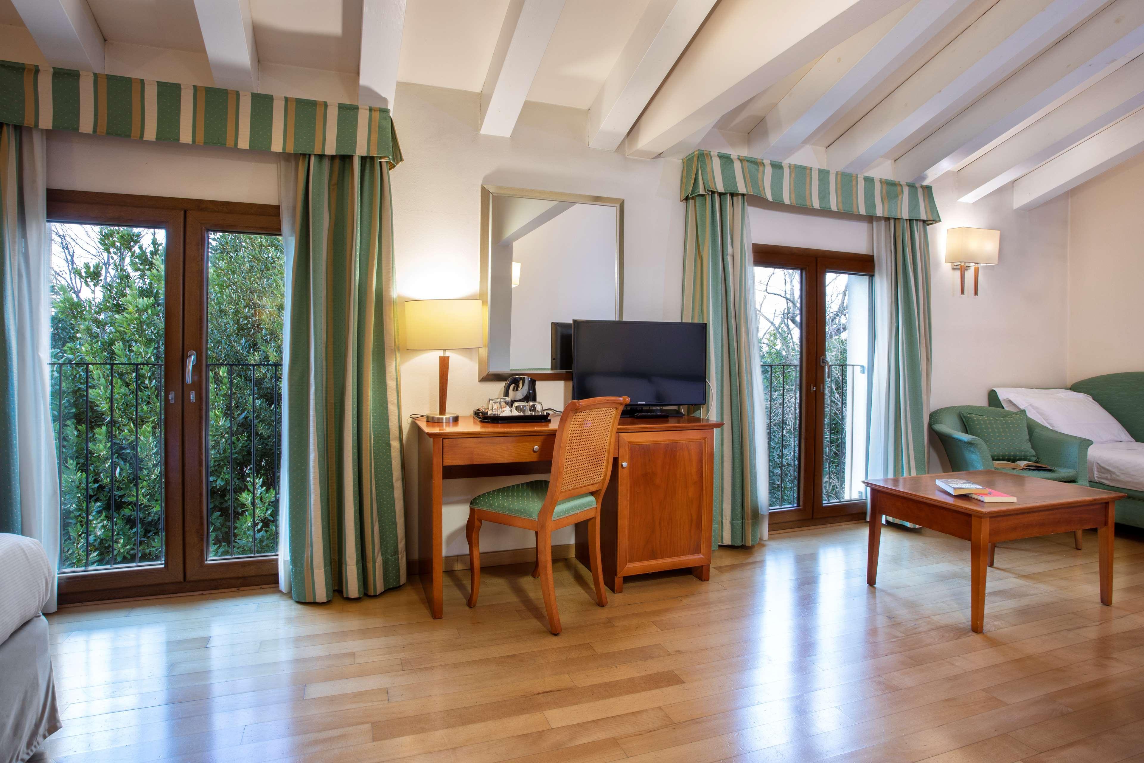 Best Western Titian Inn Hotel Treviso Silea Exteriör bild