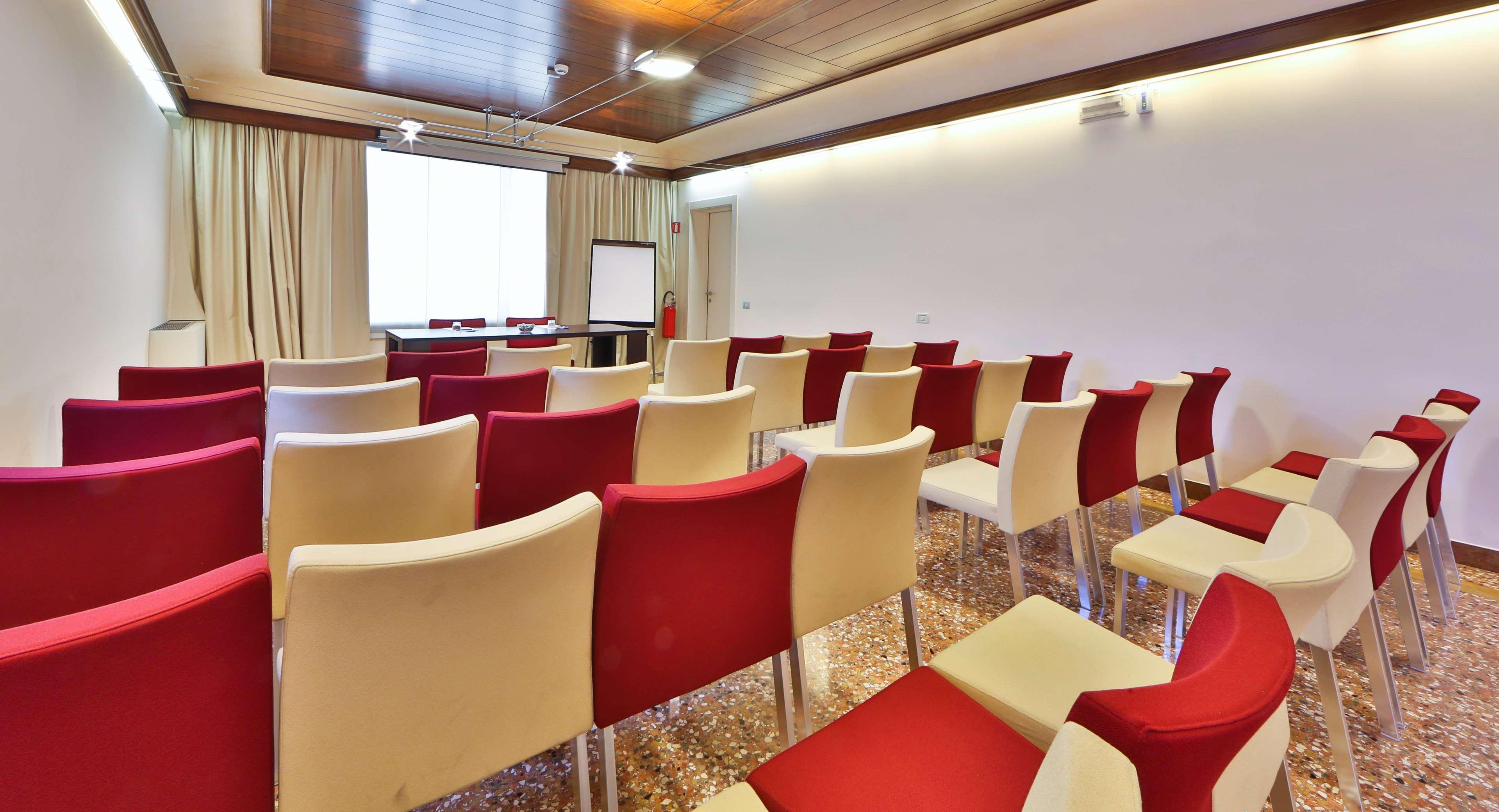 Best Western Titian Inn Hotel Treviso Silea Exteriör bild
